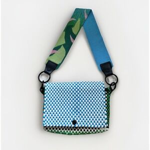 Truss Handmade Woven Plastic Handwoven Shoulder Bag Purse White Blue Green 7x6x2